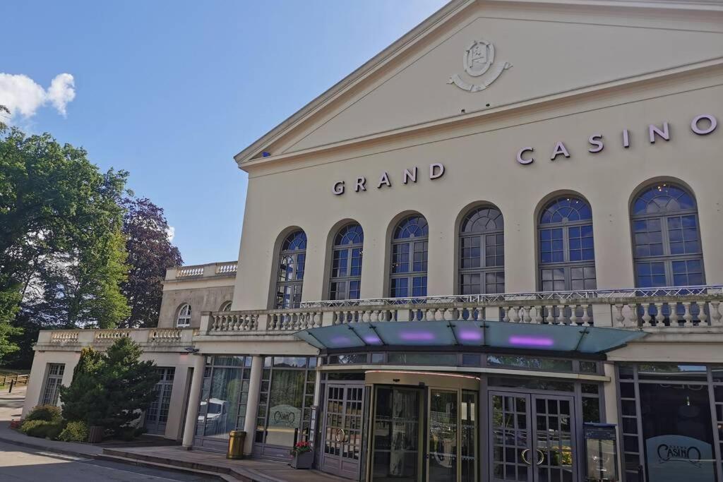 Gite Le Balcon Flaubert Forges-les-Eaux Exterior photo