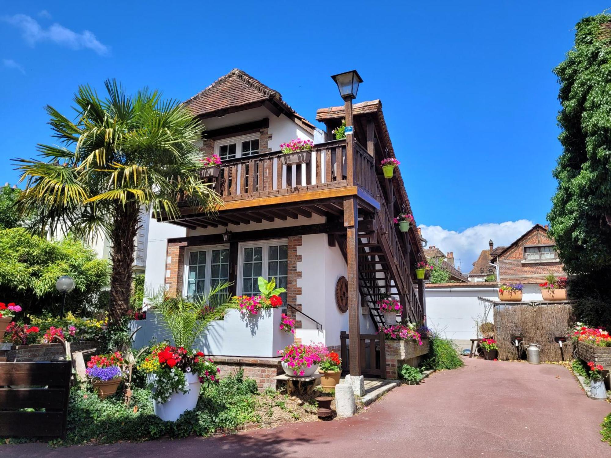Gite Le Balcon Flaubert Forges-les-Eaux Exterior photo