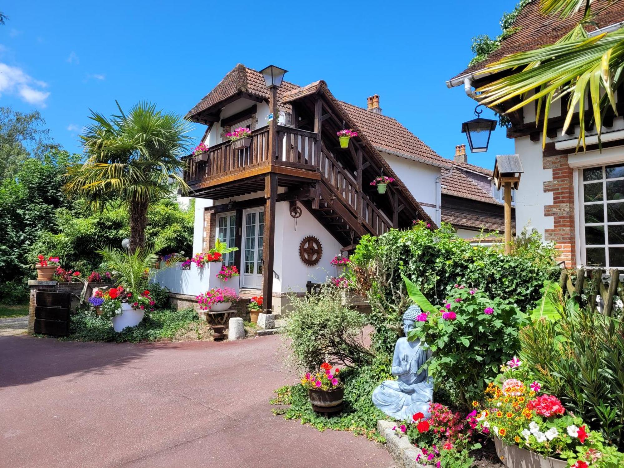 Gite Le Balcon Flaubert Forges-les-Eaux Exterior photo