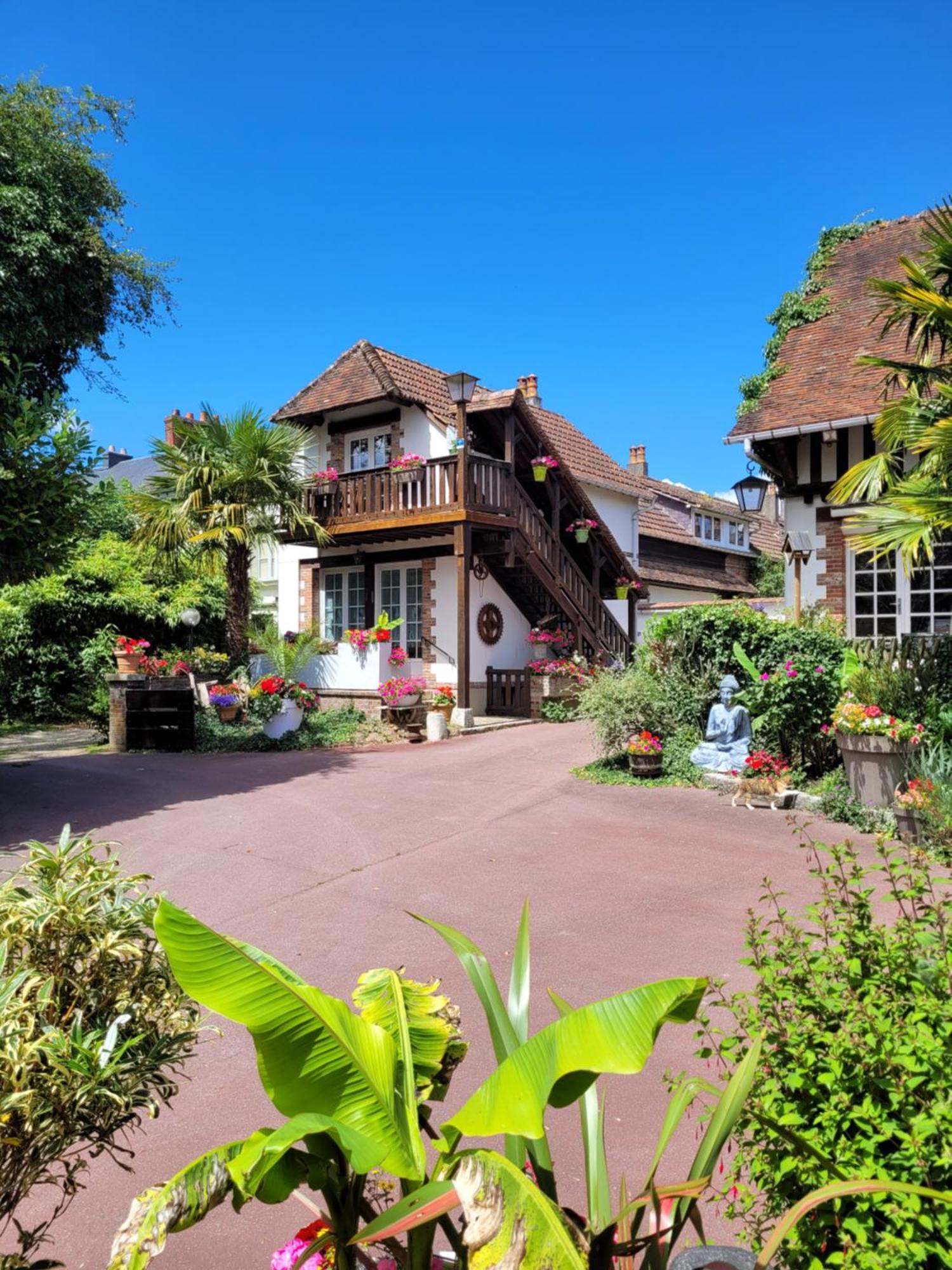 Gite Le Balcon Flaubert Forges-les-Eaux Exterior photo